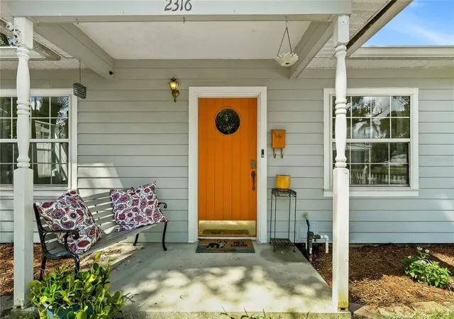 Photo 3 of Single family home for sale at 2316 Musselwhite Ave, Orlando, FL 32804 | MLS# S5157779 | Listing updated on 2026-09-18