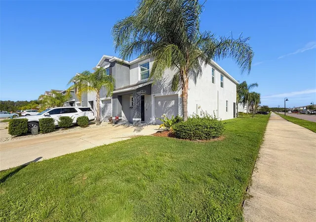 Photo 3 of Townhouse for sale at 16189 Glowing Grv Ave, Odessa, FL 33556 | MLS# O6442612 | Listing updated on 2026-09-19