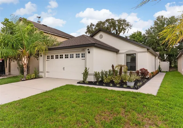 Photo 1 of Sale Pending at 2242 Caspian Dr, Lakeland, FL 33805 | MLS# L4965123 | Listing updated on 2026-10-19