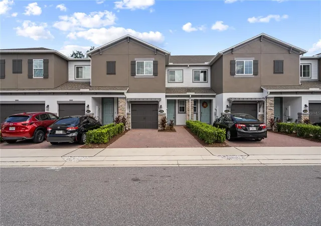 Photo 3 of Townhouse for sale at 3181 Riverboat Way, Oviedo, FL 32765 | MLS# O6442618 | Listing updated on 2026-10-04