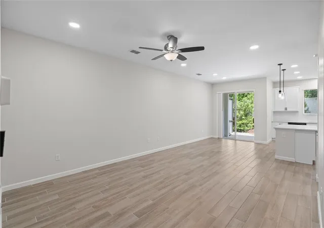 Photo 4 of Townhouse for sale at 3181 Riverboat Way, Oviedo, FL 32765 | MLS# O6442618 | Listing updated on 2026-10-04