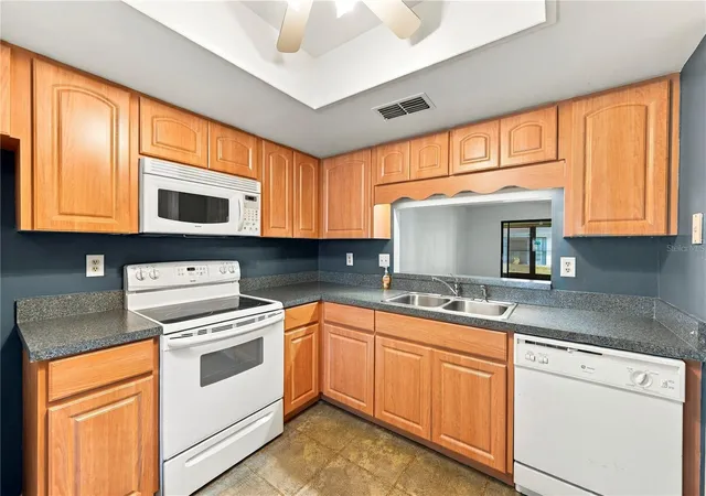 Photo 3 of Condo for sale at 2502 Royal Pines Cir #5B, Clearwater, FL 33763 | MLS# TB8549463 | Listing updated on 2026-10-02
