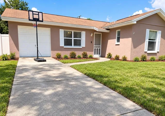 Photo 1 of Single family home for sale at 6044 Fauna Ln, Apollo Beach, FL 33572 | MLS# TB8549468 | Listing updated on 2026-10-07