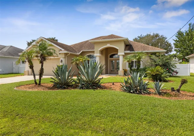Photo 3 of Single family home for sale at 30 Rolling Sands Dr, Palm Coast, FL 32164 | MLS# FC321521 | Listing updated on 2026-09-18