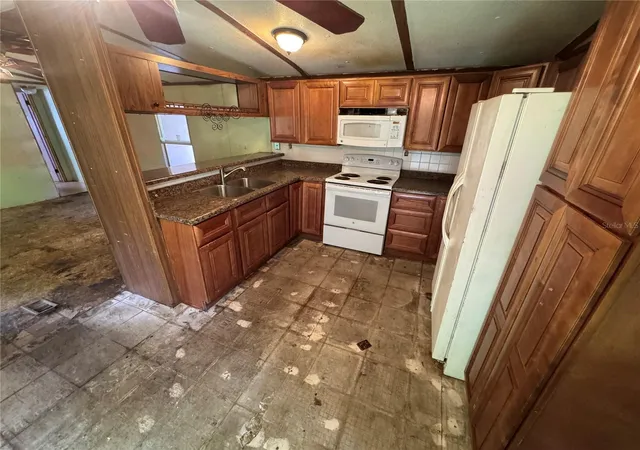 Photo 2 of Manufactured home for sale at 9659 2nd Avenue, Orlando, FL 32824 | MLS# O6442627 | Listing updated on 2026-09-21