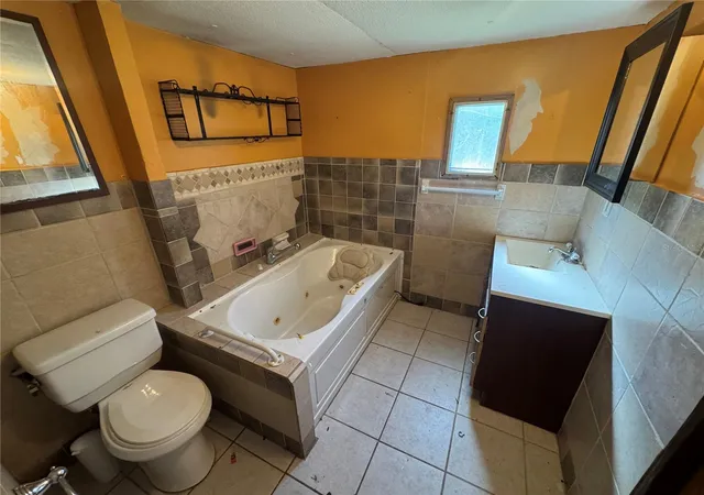 Photo 4 of Manufactured home for sale at 9659 2nd Avenue, Orlando, FL 32824 | MLS# O6442627 | Listing updated on 2026-09-21