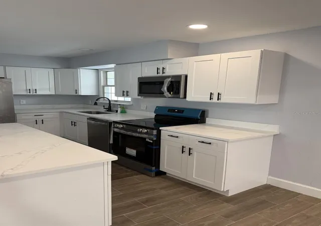 Photo 3 of Single family home for sale at 413 S Deerwood Ave, Orlando, FL 32825 | MLS# O6442628 | Listing updated on 2026-09-20