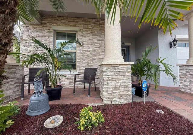 Photo 4 of Single family home for sale at 14150 Alafaya Oak Bnd, Orlando, FL 32828 | MLS# O6442629 | Listing updated on 2026-09-24