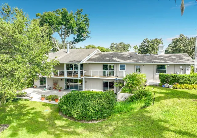 Photo 3 of Single family home for sale at 1800 Country Clb Dr, Eustis, FL 32726 | MLS# G5117914 | Listing updated on 2026-09-21