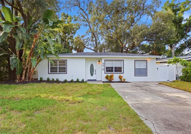 Photo 1 of Single family home for sale at 3916 W N A St, Tampa, FL 33609 | MLS# TB8549494 | Listing updated on 2026-10-20