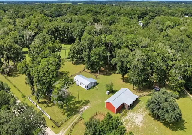 Photo 1 of Manufactured home for sale at 8081 Sw 41st Place Rd, Ocala, FL 34481 | MLS# OM732418 | Listing updated on 2026-10-09