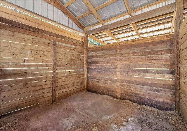 Photo 4 of Manufactured home for sale at 8081 SW 41st Place Rd, Ocala, FL 34481 | MLS# OM732418 | Listing updated on 2026-10-09