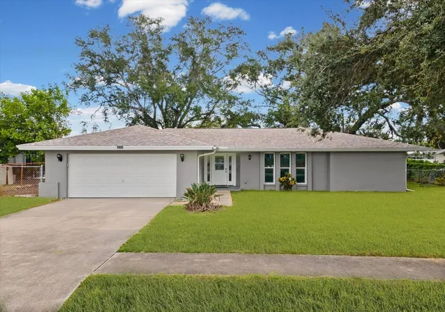 Photo 1 of Single family home for sale at 9633 Portside Dr, Seminole, FL 33776 | MLS# TB8549498 | Listing updated on 2026-10-08