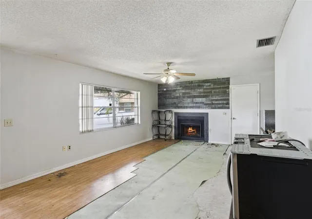 Photo 3 of Single family home for sale at 2605 Ridgetop Way, Valrico, FL 33594 | MLS# O6442657 | Listing updated on 2026-10-07