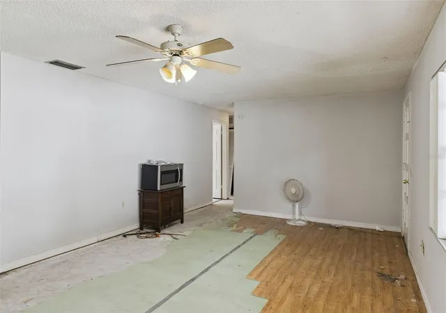 Photo 3 of Single family home for sale at 2605 Ridgetop Way, Valrico, FL 33594 | MLS# O6442657 | Listing updated on 2026-10-07