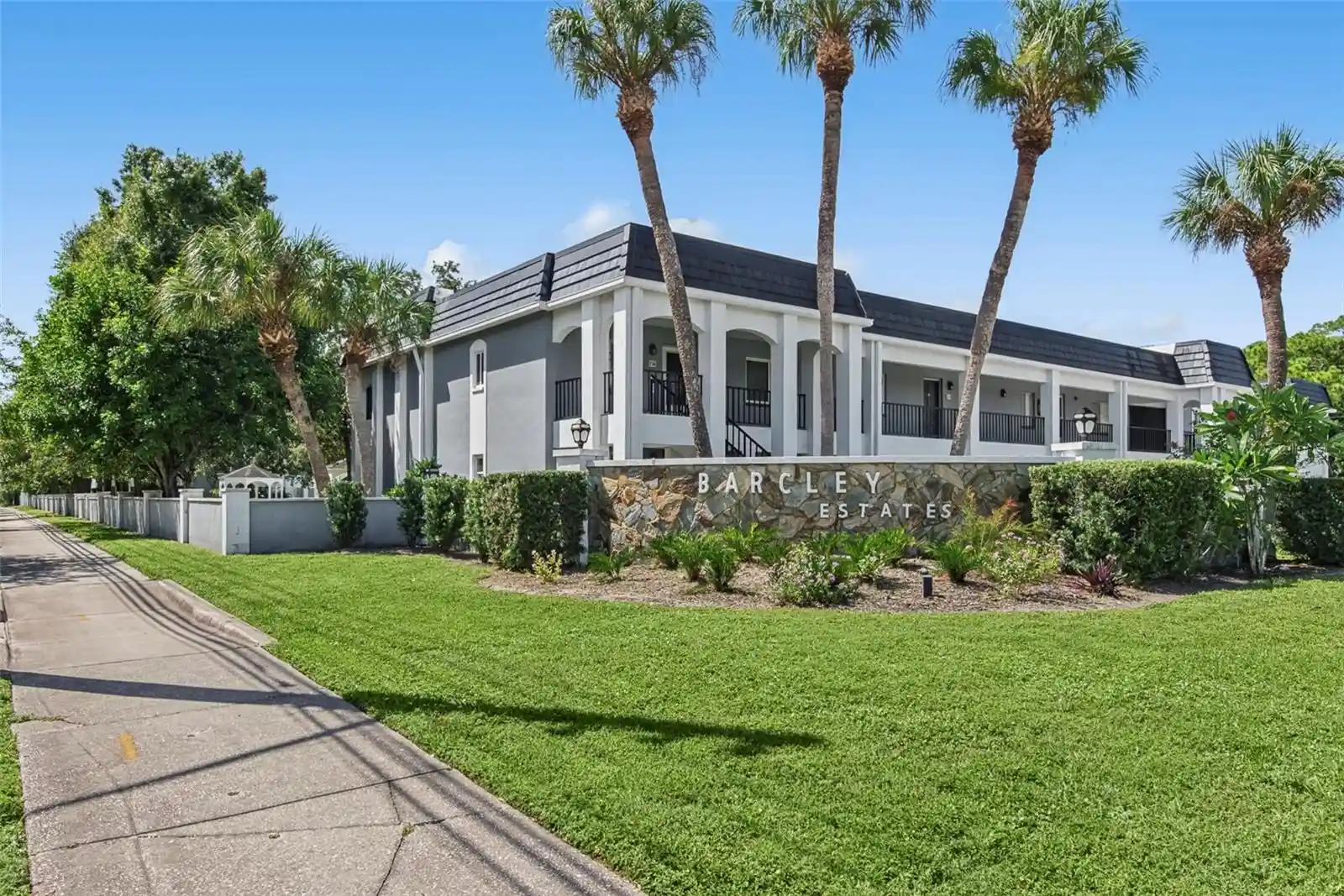 Listing Photo 1 - Condo for sale in 8651 10Th St N located at 8651 10Th St N, St. Petersburg, FL 33702 - Unit #118