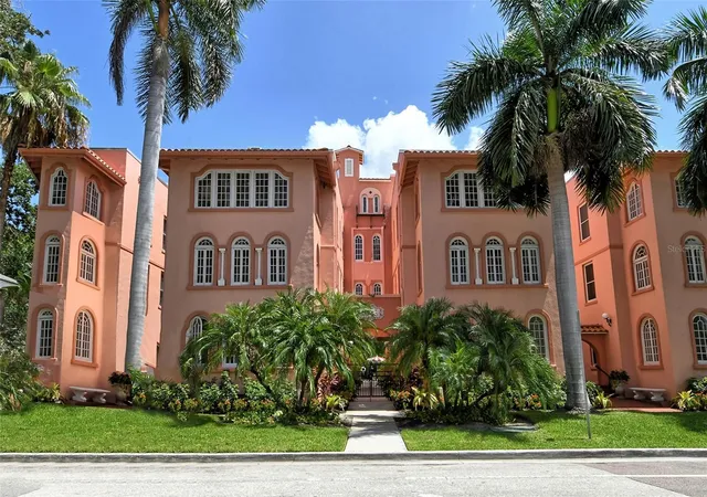 Photo 1 of Condo for sale at 1221 N Palm Ave #305, Sarasota, FL 34236 | MLS# A4706440 | Listing updated on 2026-09-29