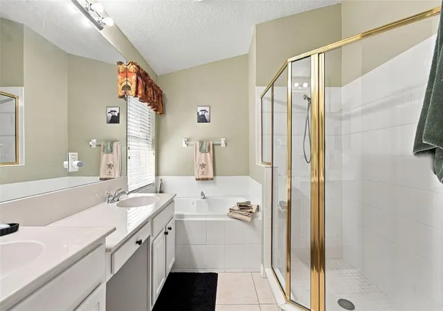 Photo 4 of Single family home for sale at 16213 Nottingham Park Way, Tampa, FL 33647 | MLS# TB8549509 | Listing updated on 2026-10-23