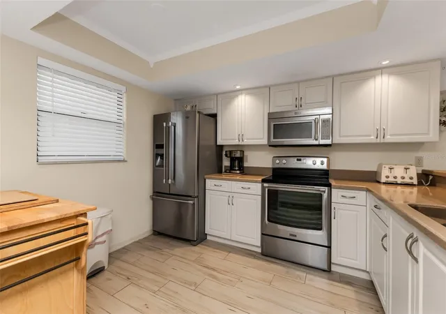 Listing Photo 5 - Condo for sale in building located at 367 Coldeway Dr, PUNTA GORDA, FL 33950 - Unit #H10