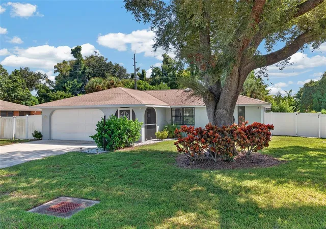 Single family home for sale at 3135 Nocturne Rd, VENICE, FL 34293 | MLS# C7530855