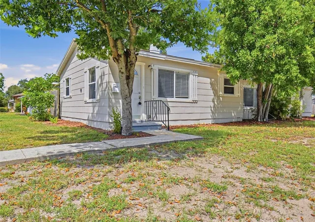 Photo 1 of Single family home for sale at 375 64th Street S, Saint Petersburg, FL 33707 | MLS# O6442680 | Listing updated on 2026-09-19