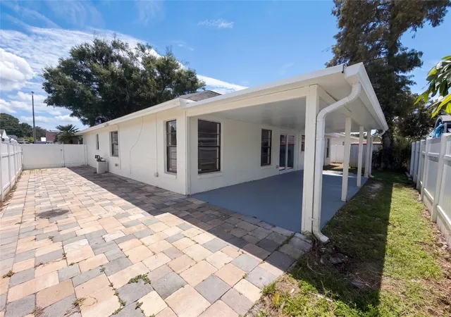 Photo 4 of Single family home for sale at 9507 Letterstone Ct, Tampa, FL 33615 | MLS# O6442681 | Listing updated on 2026-10-07