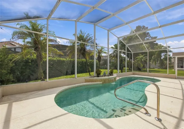 Photo 2 of Single family home for sale at 122 Oak Hammock Dr, Davenport, FL 33837 | MLS# S5157799 | Listing updated on 2026-09-27