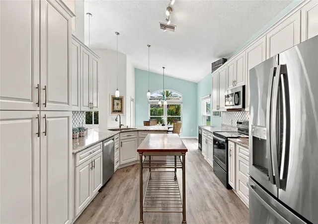 Photo 3 of Single family home for sale at 122 Oak Hammock Dr, Davenport, FL 33837 | MLS# S5157799 | Listing updated on 2026-09-27