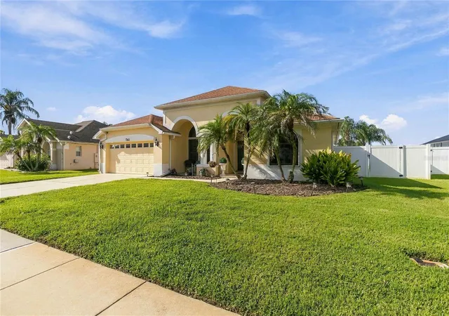 Photo 2 of Single family home for sale at 761 Chamberlin Trl, Saint Cloud, FL 34772 | MLS# S5157800 | Listing updated on 2026-09-23