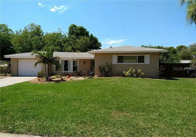 Single family home for sale at 2715 Heather Pl, SARASOTA, FL 34235 | MLS# A4706452
