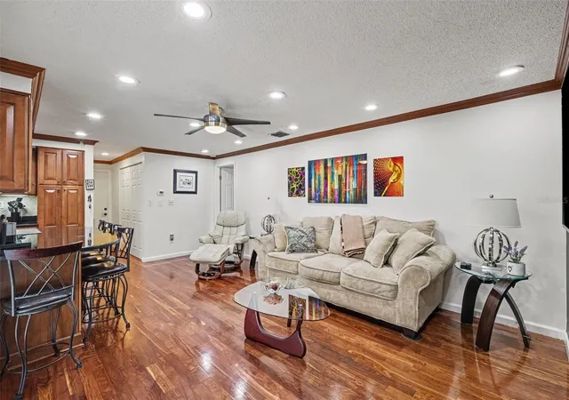 Photo 4 of Sale Pending at 1308 Oakcrest Dr, Brandon, FL 33510 | MLS# TB8549521 | Listing updated on 2026-10-22