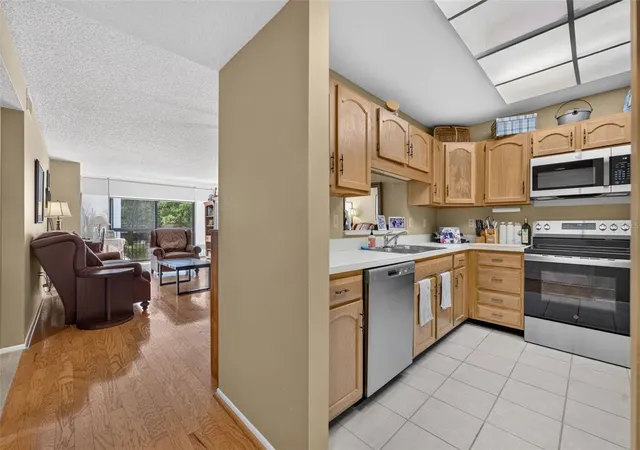 Photo 3 of Condo for sale at 250 Carolina Ave #202, Winter Park, FL 32789 | MLS# O6442686 | Listing updated on 2026-09-19