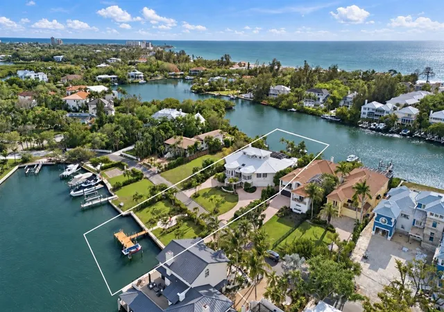 Photo 2 of Mansion for sale at 4034 Roberts Point Rd, Sarasota, FL 34242 | MLS# A4706454 | Listing updated on 2026-09-22