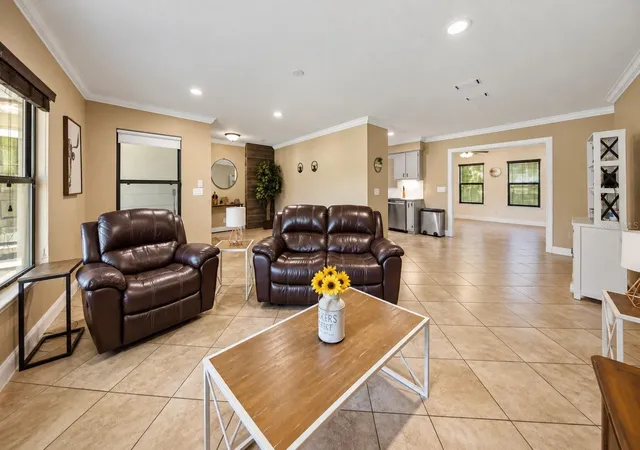 Photo 3 of Single family home for sale at 2020 SE 73rd Street, Ocala, FL 34480 | MLS# OM732427 | Listing updated on 2026-09-23