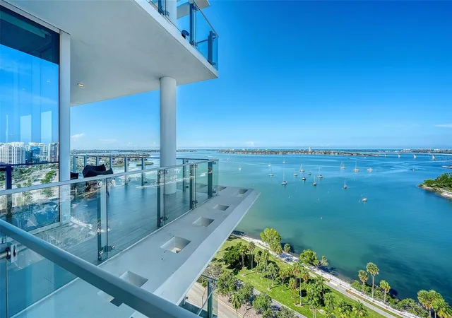 Photo 3 of Condo for sale at 605 S Gulfstream Ave #13, Sarasota, FL 34236 | MLS# A4706459 | Listing updated on 2026-09-29