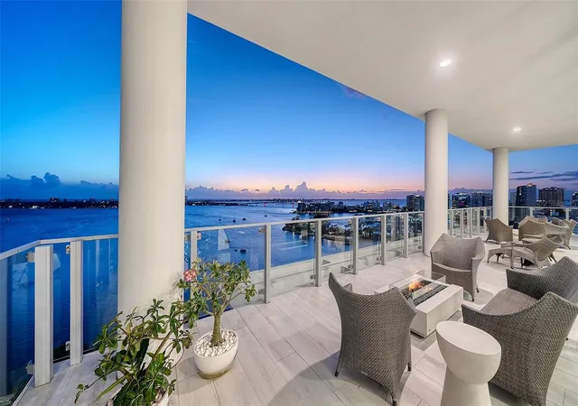 Photo 4 of Condo for sale at 605 S Gulfstream Ave #13, Sarasota, FL 34236 | MLS# A4706459 | Listing updated on 2026-09-29