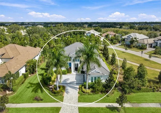 Photo 3 of Single family home for sale at 808 Crosswind Ave, Sarasota, FL 34240 | MLS# A4706461 | Listing updated on 2026-10-21
