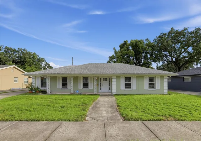 Photo 3 of Single family home for sale at 2502 Vine St, Orlando, FL 32806 | MLS# O6442698 | Listing updated on 2026-09-22