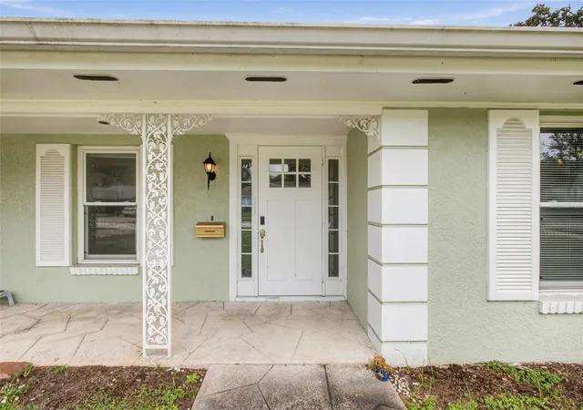 Photo 4 of Single family home for sale at 2502 Vine St, Orlando, FL 32806 | MLS# O6442698 | Listing updated on 2026-09-22