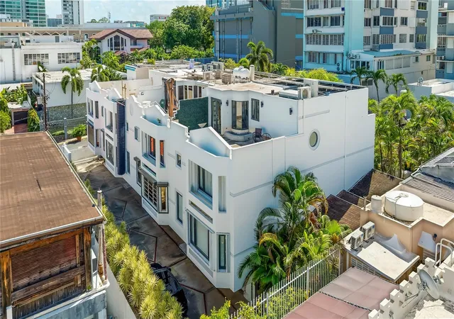 Photo 2 of Townhouse for sale at 552 Waymouth St #C, San Juan, PR 00907 | MLS# PR9124253 | Listing updated on 2026-10-07