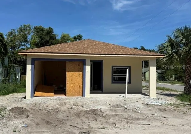 Photo 3 of Single family home for sale at 700 Loomis Ave, Daytona Beach, FL 32114 | MLS# V4951338 | Listing updated on 2026-09-21