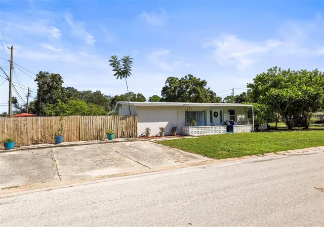 Photo 1 of Single family home for sale at 7101 35th Avenue N, Saint Petersburg, FL 33710 | MLS# TB8549543 | Listing updated on 2026-10-13
