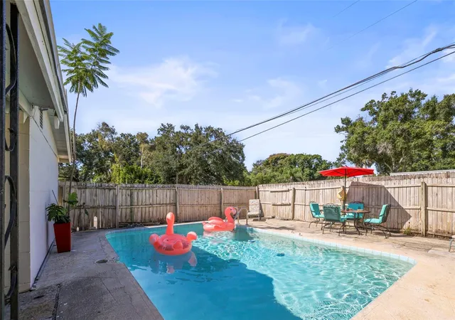 Photo 2 of Single family home for sale at 7101 35th Avenue N, Saint Petersburg, FL 33710 | MLS# TB8549543 | Listing updated on 2026-10-13