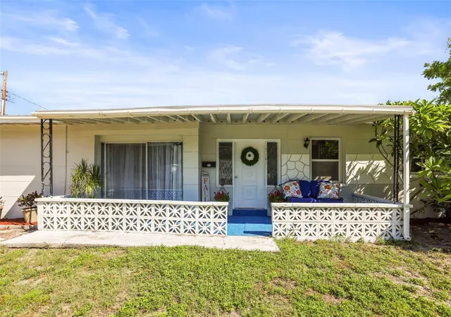 Photo 3 of Single family home for sale at 7101 35th Avenue N, Saint Petersburg, FL 33710 | MLS# TB8549543 | Listing updated on 2026-10-13