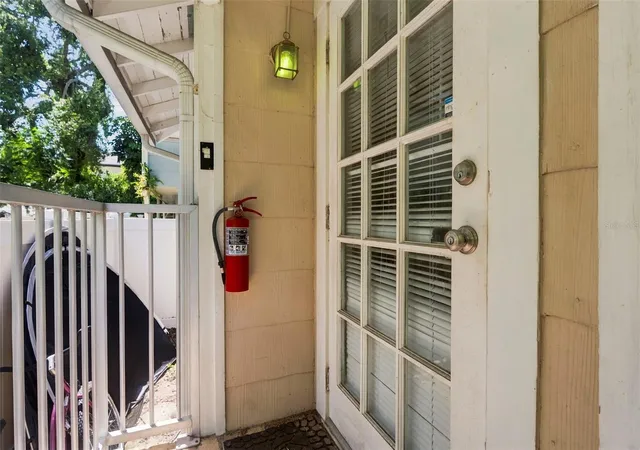 Photo 4 of House for sale at 406 10th Avenue NE, Saint Petersburg, FL 33701 | MLS# TB8549544 | Listing updated on 2026-10-08