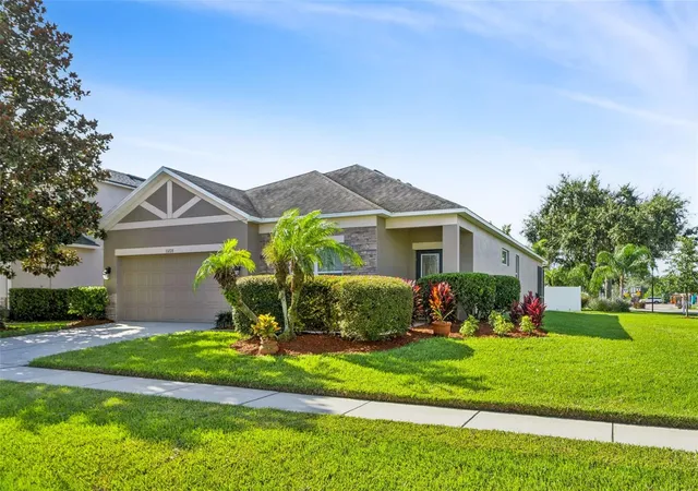 Photo 2 of Single family home for sale at 33728 Honeywood Ave, Wesley Chapel, FL 33545 | MLS# TB8549546 | Listing updated on 2026-09-19