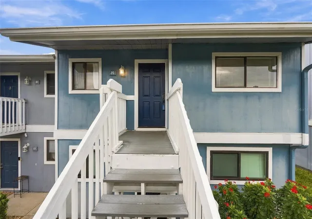 Photo 1 of Condo for sale at 6033 34th Street W #20, Bradenton, FL 34210 | MLS# A4706468 | Listing updated on 2026-09-19