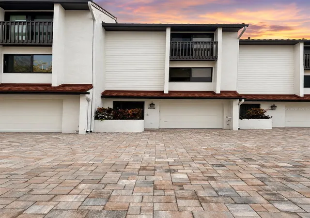 Photo 4 of Townhouse for sale at 6840 Midnight Pass Rd, Sarasota, FL 34242 | MLS# A4706470 | Listing updated on 2026-10-02