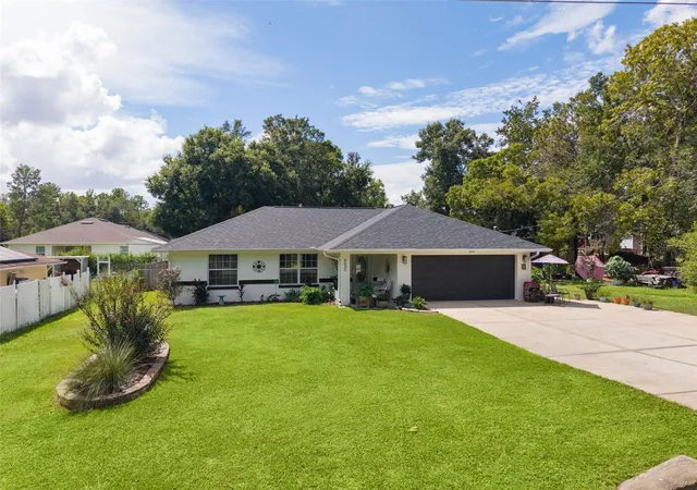 Photo 2 of Single family home for sale at 8690 SE 158th Place, Summerfield, FL 34491 | MLS# G5117927 | Listing updated on 2026-09-20