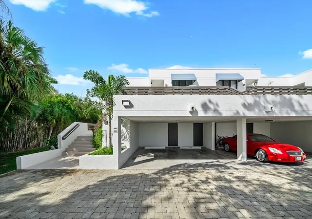 Photo 3 of Condo for sale at 843 Bayport Way #843, Longboat Key, FL 34228 | MLS# A4706474 | Listing updated on 2026-09-21